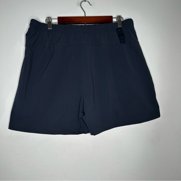 Fabletics Takeover Short Dark Blue Gray Athletic Shorts Size XL Outdoors - Picture 2 of 9